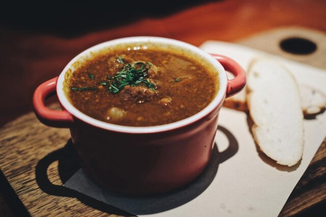 Aromatyczna zupa pomidorowo – pieczarkowa
