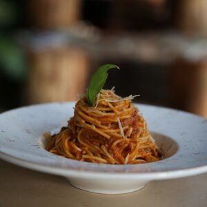 Klopsiki a’la spaghetti czyli makaronowe gniazda z klopsikami