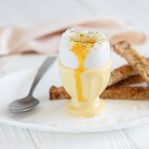 Jajko na miękko – Jak ugotować jajko na miękko aby było idealnie ścięte?