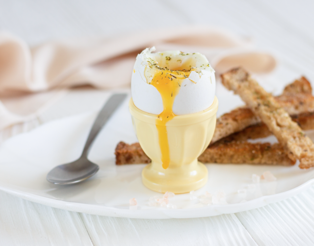 Jajko na miękko – Jak ugotować jajko na miękko aby było idealnie ścięte?